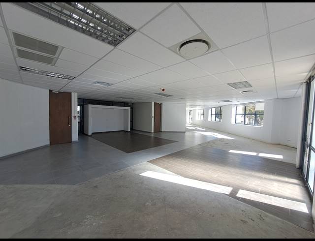 1,575M² OFFICE TO LET IN ILLOVO
